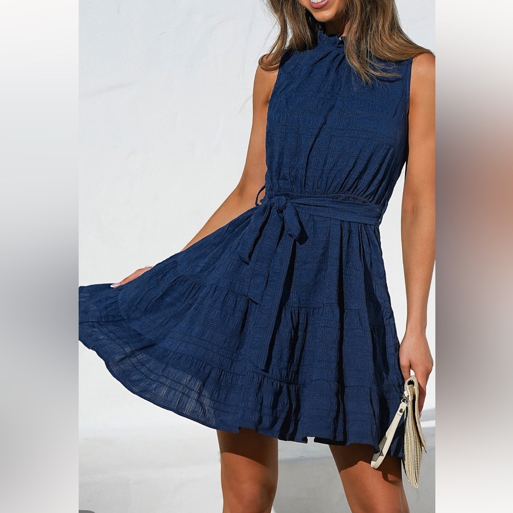 CUPSHE Crisp Silhouette Mini Dress